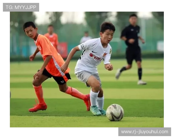 职业足球梯队成长之路：从青训到顶级联赛的挑战与梦想